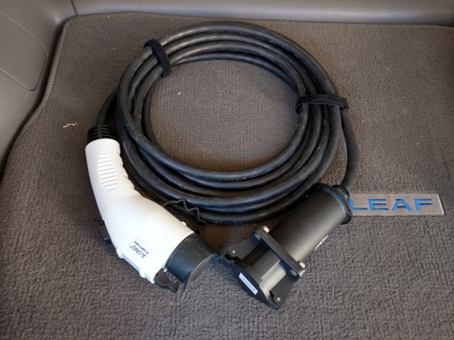 JLong extension cable in the trunk. Click to enlarge